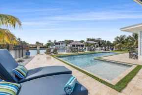 Waterfront Heated Pool Hosts 14!